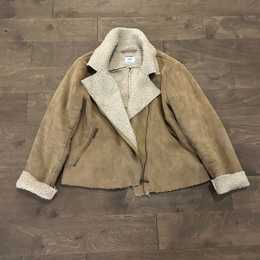Old Navy Women's Cream and Tan Teddy Jacket